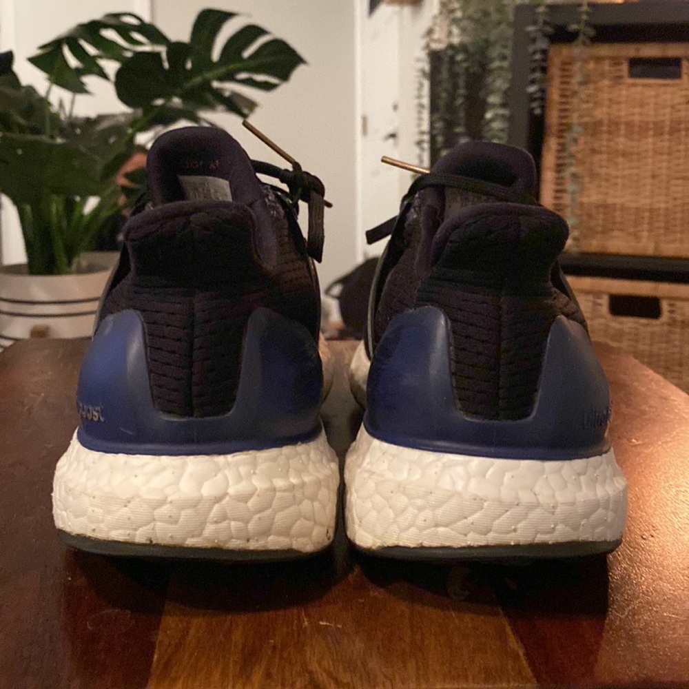 Adidas ultraboost shoes sneakers size 9 - Picture 4 of 8
